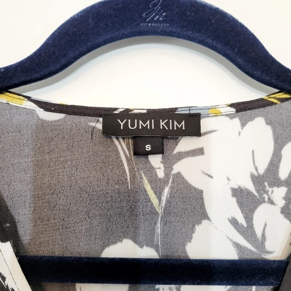 Yumi Kim Love Wins Black Floral Ruffled Wrap Dress Size Small - Picture 10 of 12